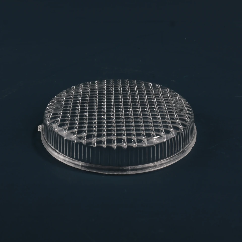 Clear grid patterned lens and seating rim